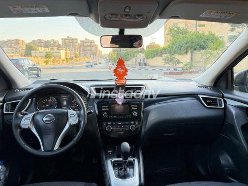 Nissan Qashqai 2017 Black Automatic Used for Sale in Heliopolis - 6