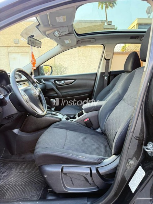 Nissan Qashqai 2017 Black Automatic Used for Sale in Heliopolis - 10