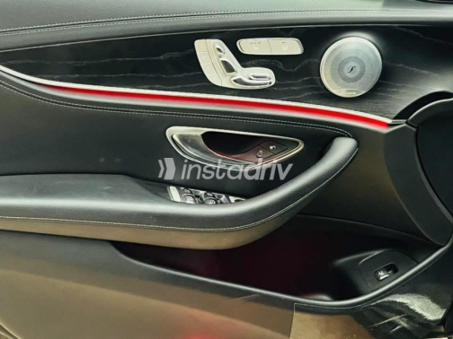 مرسيدس E 200 AMG 2017 أسود أوتوماتيك مستعملة للبيع في المحلة - 2