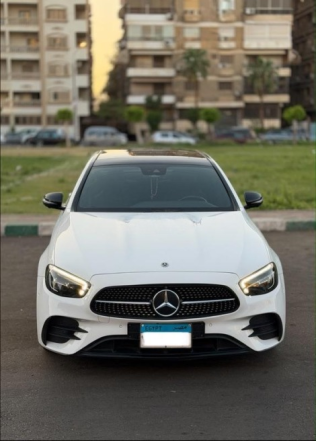 مرسيدس E 200 2022 أبيض أوتوماتيك مستعملة للبيع في مصر الجديدة