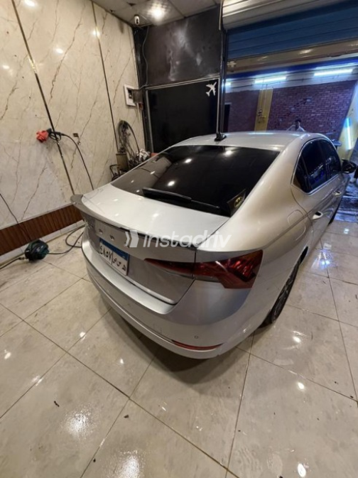 سكودا اوكتافيا A8 2024 أبيض أوتوماتيك مستعملة للبيع في القاهرة الكبرى ( القاهرة - الجيزة) - 8
