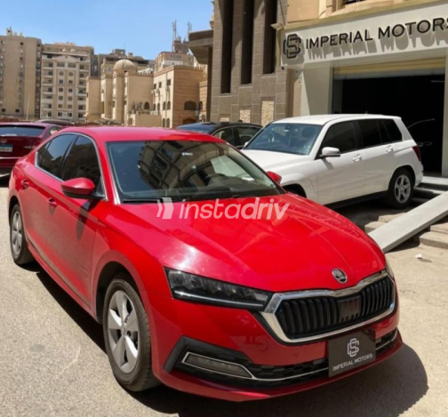 سكودا اوكتافيا 2021 أحمر أوتوماتيك مستعملة للبيع في المعادى - 4