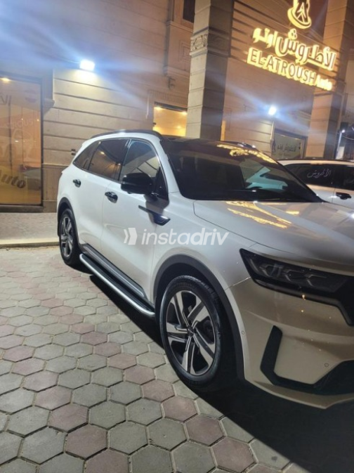 Kia Sorento 2023 White Automatic Used for Sale in Damietta - 3