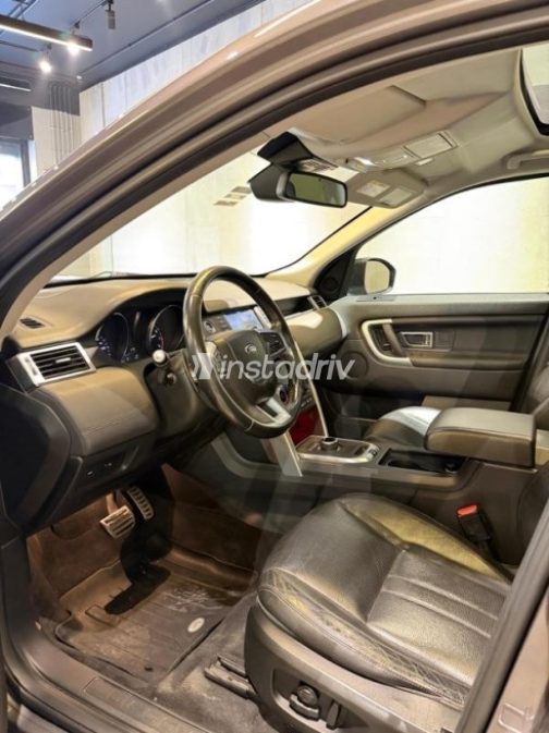 Land Rover Discovery sport 2017 Silver Automatic Used for Sale in Nasr city - 5