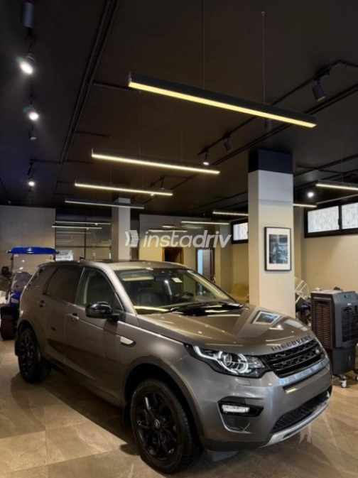 Land Rover Discovery sport 2017 Silver Automatic Used for Sale in Nasr city - 6