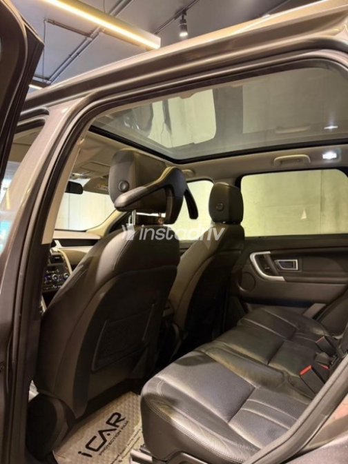 Land Rover Discovery sport 2017 Silver Automatic Used for Sale in Nasr city - 7
