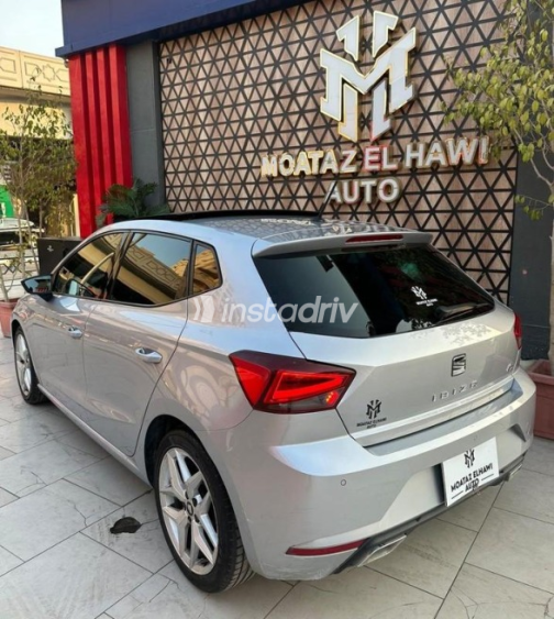 Seat Ibiza 2020 Silver Automatic Used for Sale in Cairo - 9