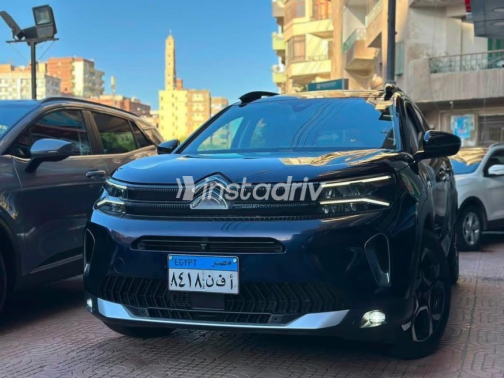 سيتروين C5 2023 أزرق غامق أوتوماتيك مستعملة للبيع في الفيوم - 1