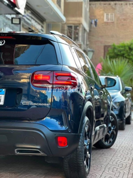سيتروين C5 2023 أزرق غامق أوتوماتيك مستعملة للبيع في الفيوم - 4
