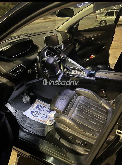 بيجو 5008 2019 أسود أوتوماتيك مستعملة للبيع في الجيزة - 3