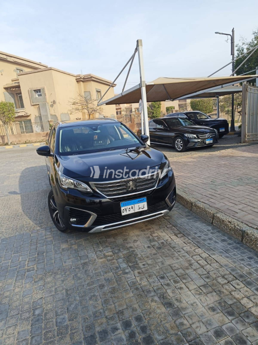 بيجو 5008 2019 أسود أوتوماتيك مستعملة للبيع في الجيزة - 5