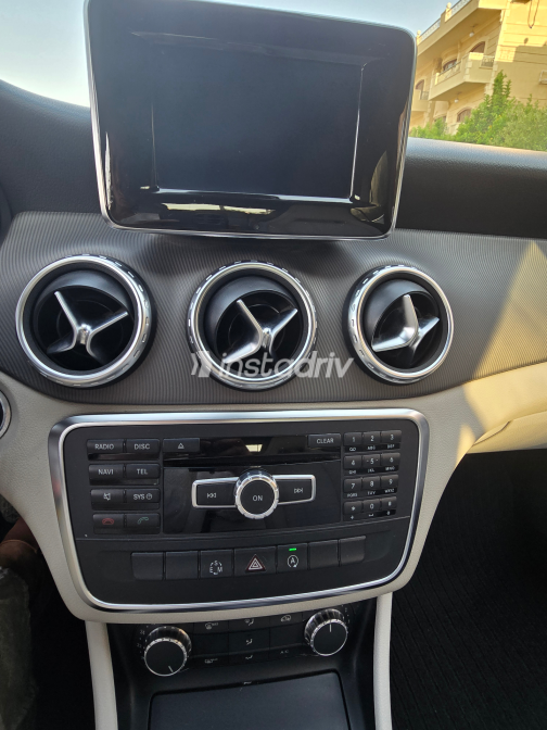 مرسيدس GLA 200 2015 أحمر أوتوماتيك مستعملة للبيع في الجيزة - 2