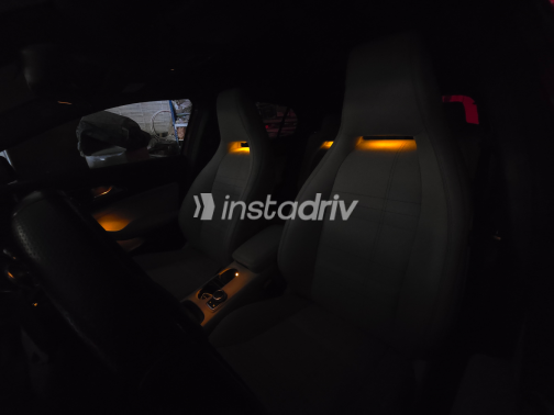 مرسيدس GLA 200 2015 أحمر أوتوماتيك مستعملة للبيع في الجيزة - 3