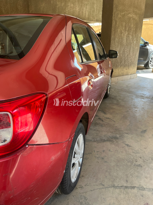 Renault Logan 2016 White Manual Used for Sale in Maadi - 2