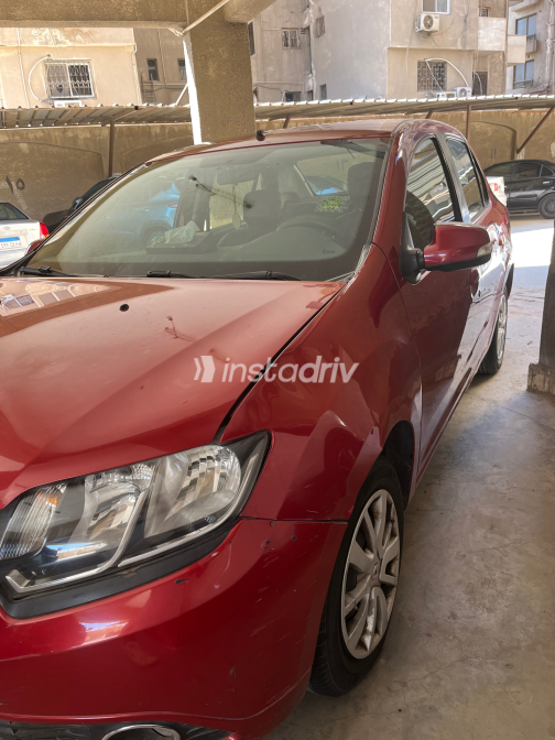 Renault Logan 2016 White Manual Used for Sale in Maadi - 5