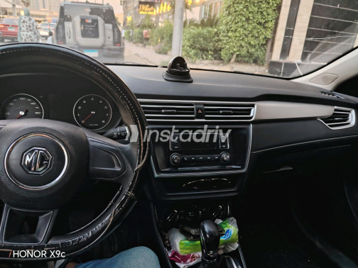 ام جى 5 2022 أسود CVT مستعملة للبيع في القاهرة - 7