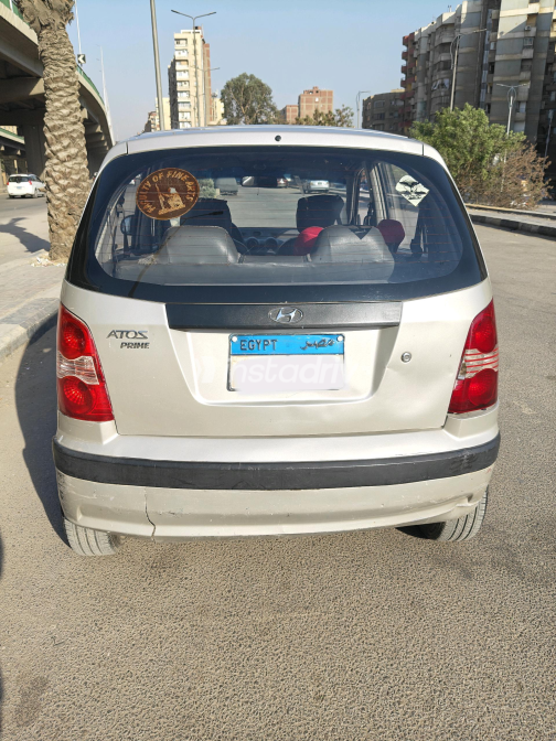 Hyundai Atos 2011 Gold Manual Used for Sale in El Haram - 6