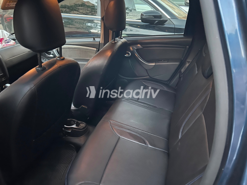 Renault Duster 2018 Blue Automatic Used for Sale in Madinaty - 4