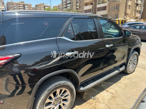Toyota Fortuner 2023 Black Automatic Used for Sale in Cairo - 3