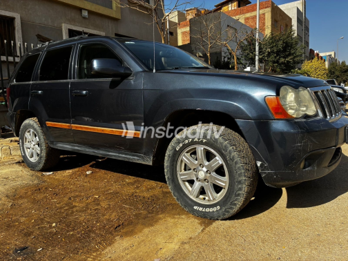Jeep Grand Cherokee 2009 White Automatic Used for Sale in Cairo - 3