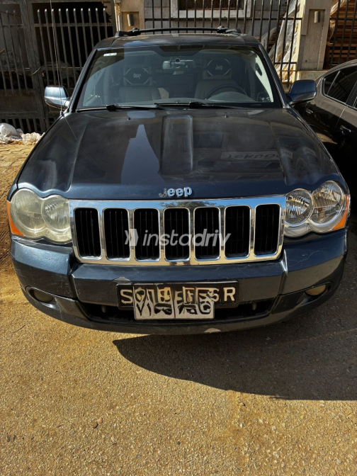 Jeep Grand Cherokee 2009 White Automatic Used for Sale in Cairo - 10