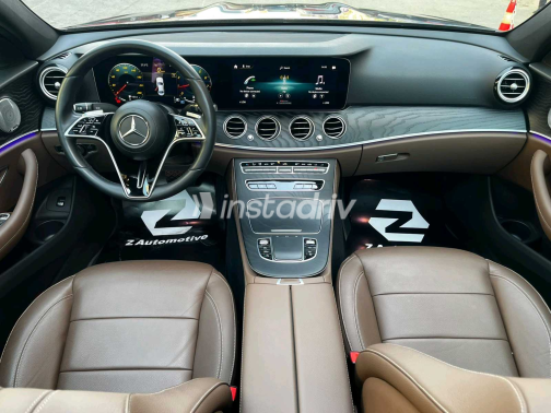 Mercedes E 200 2021 Black Automatic Used for Sale in Heliopolis - 3