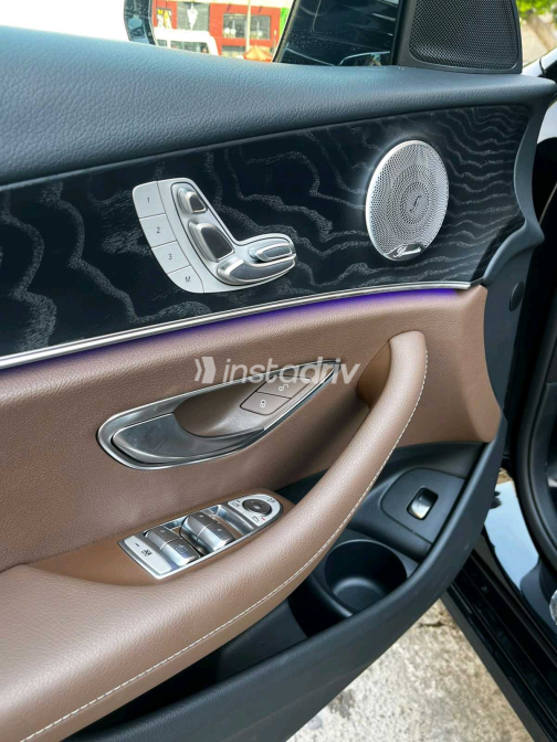 Mercedes E 200 2021 Black Automatic Used for Sale in Heliopolis - 4