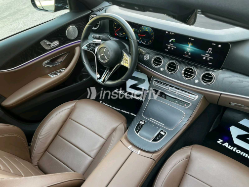 Mercedes E 200 2021 Black Automatic Used for Sale in Heliopolis - 5