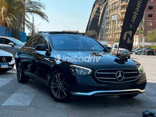 Mercedes E 200 2021 Black Automatic Used for Sale in Heliopolis - 6