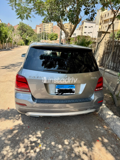 مرسيدس GLK 250 2014 فضي أوتوماتيك مستعملة للبيع في الجيزة - 1
