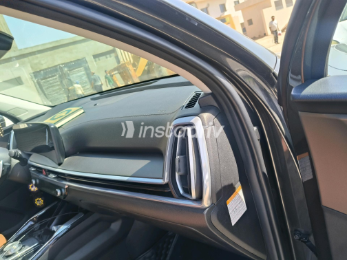كيا سورينتو 2024 رمادي غامق أوتوماتيك مستعملة للبيع في العاشر من رمضان - 9