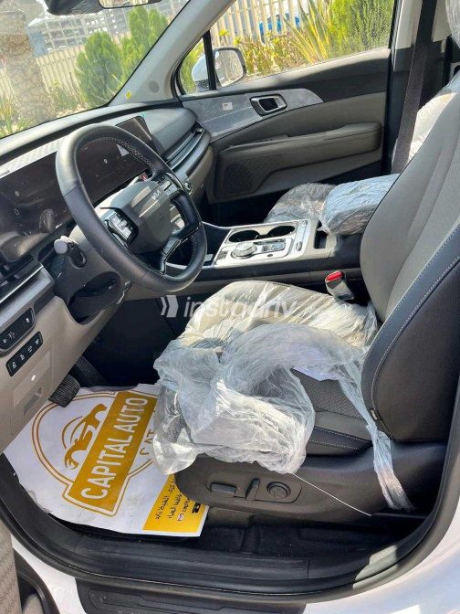 Kia Carnival 2026 White Automatic Used for Sale in Giza - 2