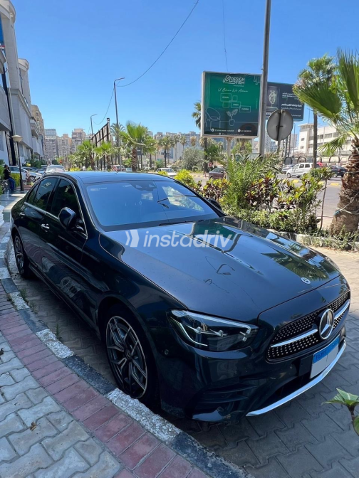 Mercedes E 300 2021 Dark Gray Automatic Used for Sale in Alexandria - 4