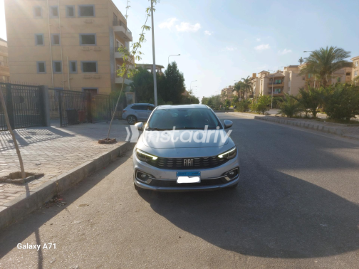 فيات تيبو 2025 فضي يدوي مستعملة للبيع في الجيزة - 2