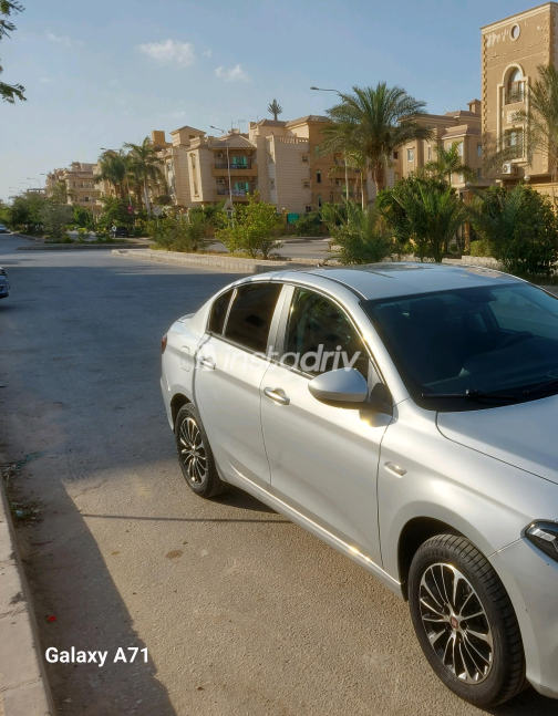 فيات تيبو 2025 فضي يدوي مستعملة للبيع في الجيزة - 3