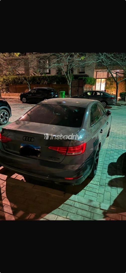 Audi A4 2019 Gray Automatic Used for Sale in Cairo - 4