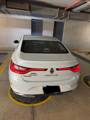 رينو ميجان 2022 أبيض CVT مستعملة للبيع في الجيزة