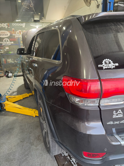 Jeep Grand Cherokee 2016 Gray Automatic Used for Sale in Cairo - 3
