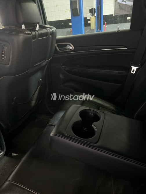 Jeep Grand Cherokee 2016 Gray Automatic Used for Sale in Cairo - 4