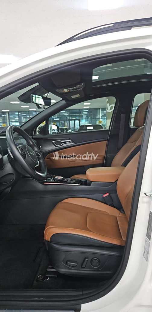 Kia Sportage 2023 White Automatic Used for Sale in Cairo - 1