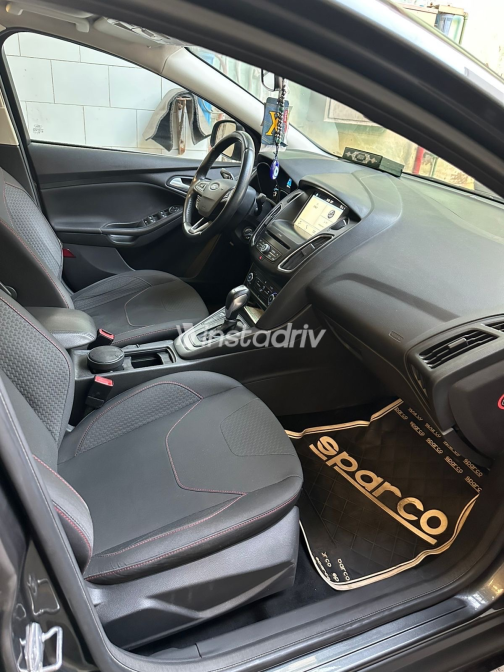 Ford Focus 2017 Gray Automatic Used for Sale in Sadat City - 2