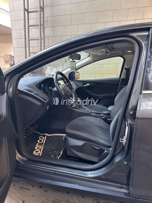 Ford Focus 2017 Gray Automatic Used for Sale in Sadat City - 3