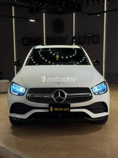 مرسيدس GLC 200 2021 أبيض أوتوماتيك مستعملة للبيع في القاهرة - 2