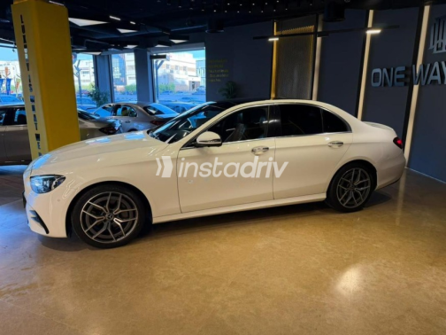 مرسيدس E 200 2021 أبيض أوتوماتيك مستعملة للبيع في القاهرة - 5
