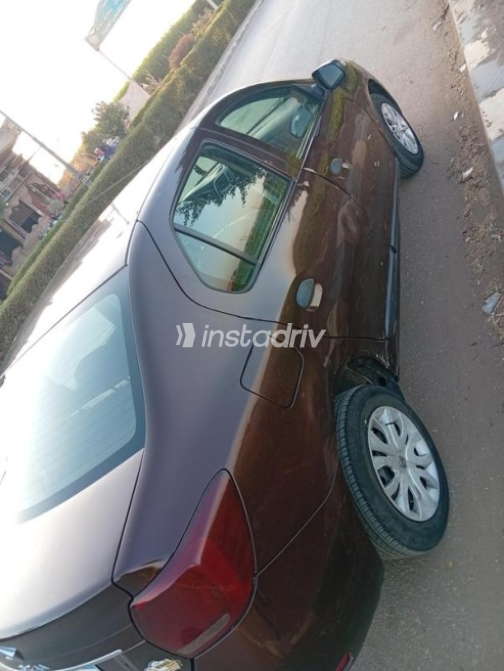 Renault Logan 2018 White Manual Used for Sale in Greater Cairo ( Cairo + Giza) - 7