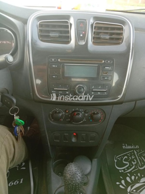 Renault Logan 2018 White Manual Used for Sale in Greater Cairo ( Cairo + Giza) - 8