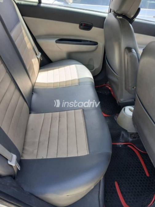 Hyundai Accent 2011 Silver Automatic Used for Sale in Ain Shams - 5