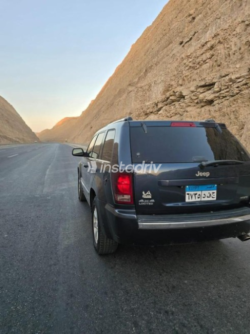 Jeep Grand Cherokee 2010 Dark Blue Automatic Used for Sale in Badr City - 2