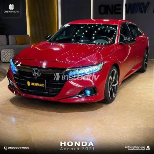 Honda Accord 2021 Red Automatic Used for Sale in Nasr city - 4