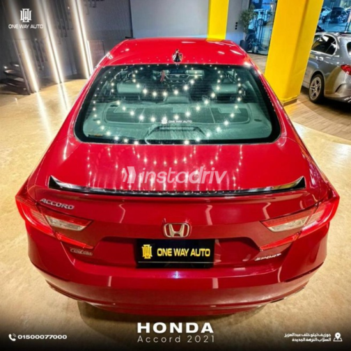 Honda Accord 2021 Red Automatic Used for Sale in Nasr city - 5